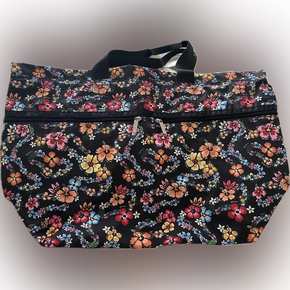 Brand new Hawaii exclusive Lesportsac large traveler tote